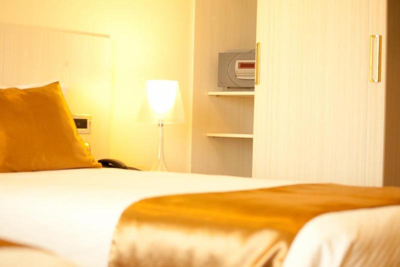 Hotel Florenca Luanda Buitenkant foto