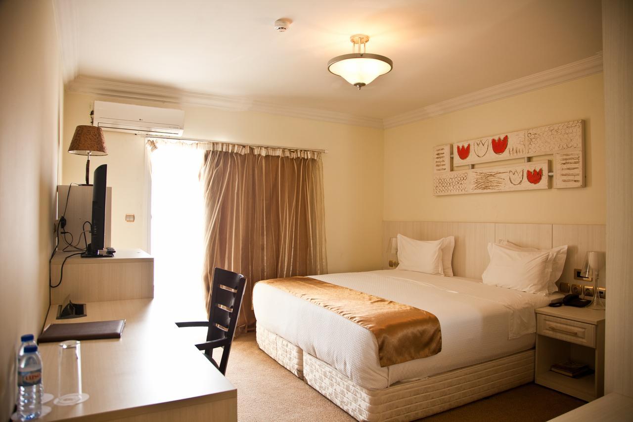 Hotel Florenca Luanda Buitenkant foto