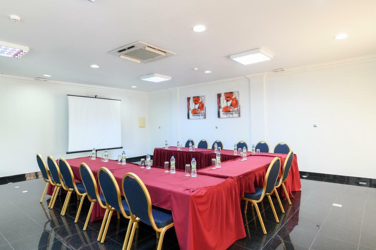 Hotel Florenca Luanda Buitenkant foto