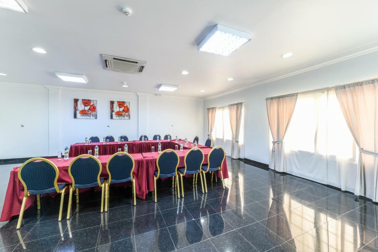Hotel Florenca Luanda Buitenkant foto